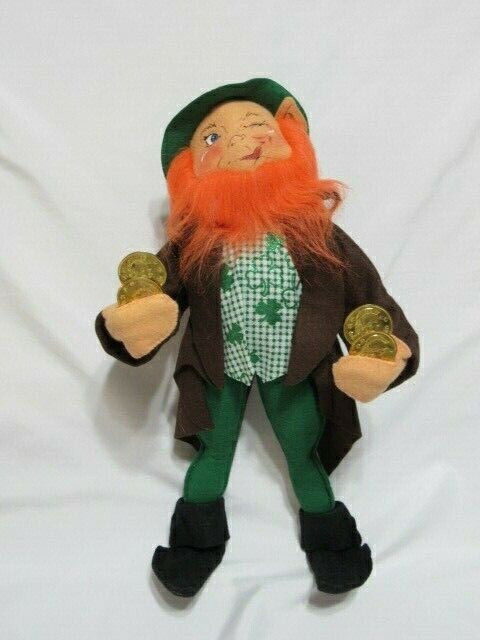 ANNALEE DOLLS 2002 15" ST. PATRICK'S DAY LEPRECHAUN HOLDING COINS MWT