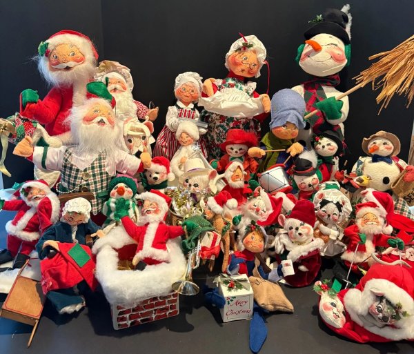 Huge Lot of 30 Classic Annalee Christmas Dolls - Santas, Snowmen, Mice & More!