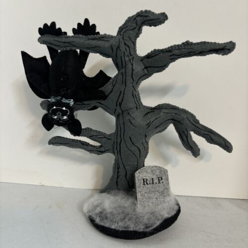 ANNALEE MIDNIGHT TREE WITH BAT 311822