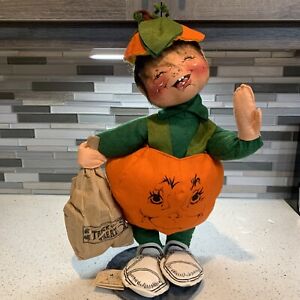 Annalee 20" Large Halloween Kid In Pumpkin Costume 1990 Posable Felt Plush Doll