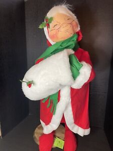 Annalee Mrs Claus 30” Christmas Doll 1983 Felt Dress White Muff Closed Eyes Wood