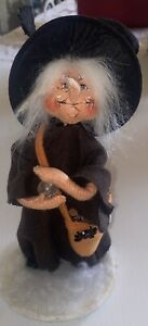 Annalee 2010 10" Halloween Old Hag Witch Crystal Ball