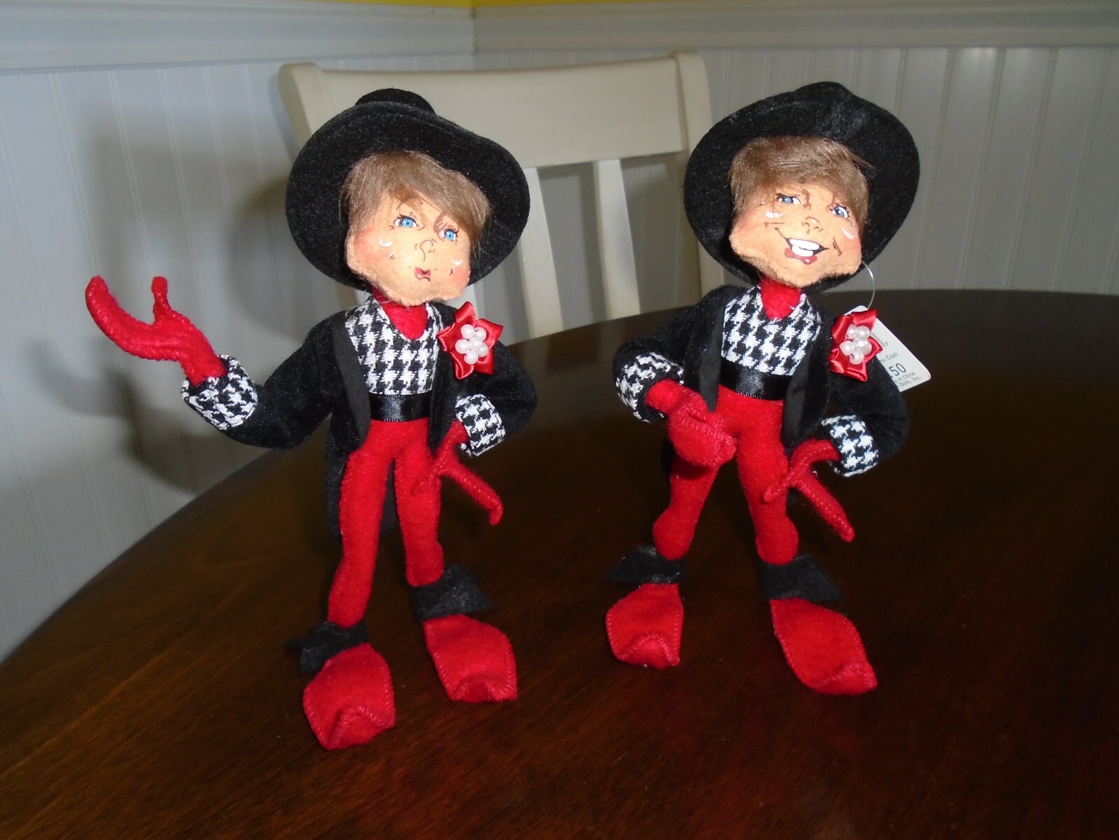 ANNALEE 9" CLASSY ELF WITH COAT "TWINS?" 2014 BRAND NEW WITH TAGS! ADORABLE DUO!