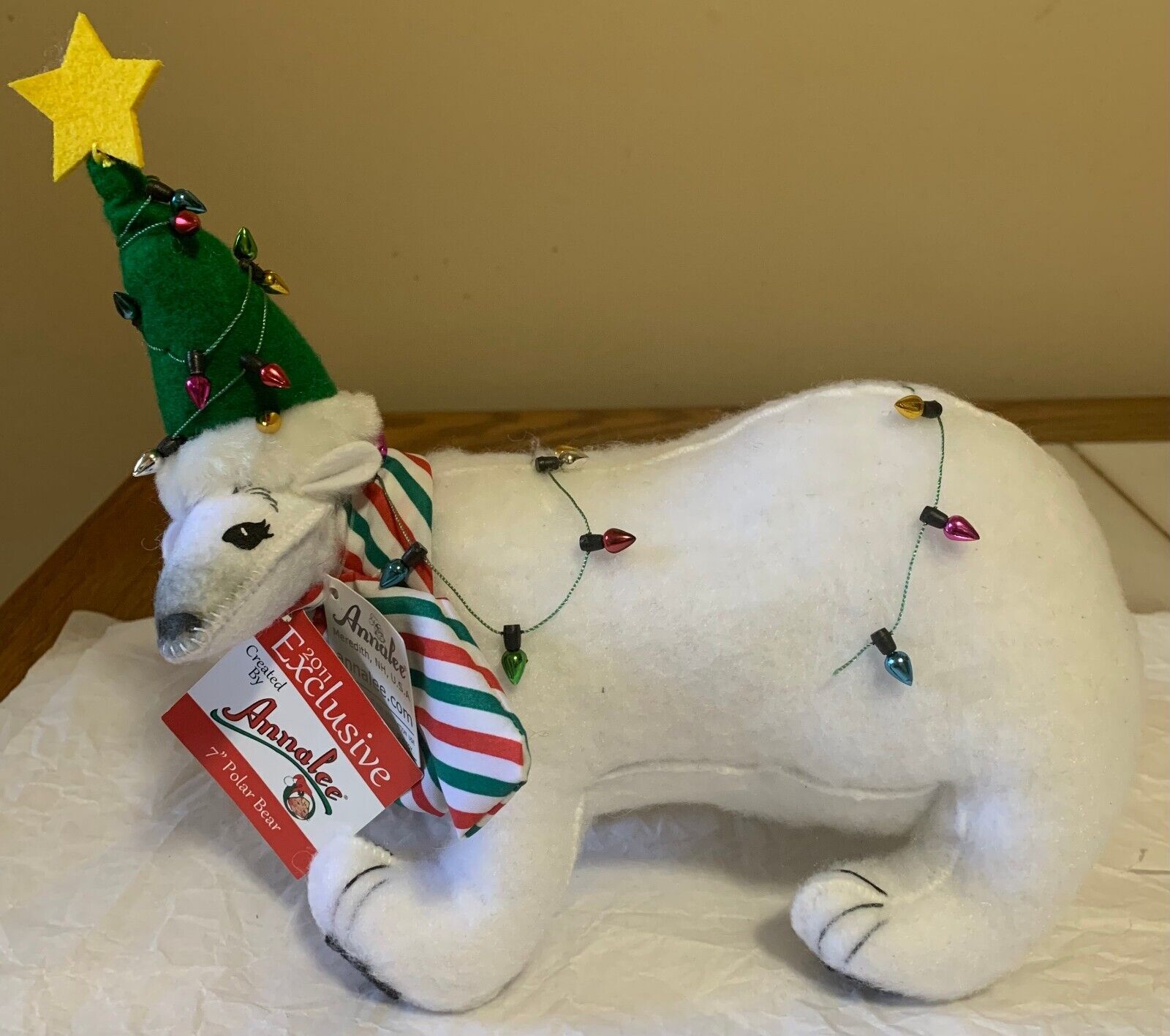 Annalee 2011 Dept Store Exclusive 7inch Polar Bear w/Christmas Lights Doll. Rare