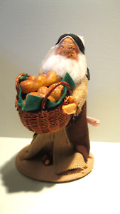 Vintage 1999 Annalee Doll 9" Peasant with Bread Loaves