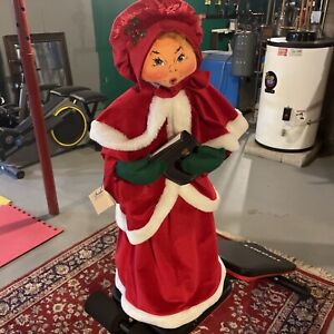 1999 Annalee 32 Inch Christmas Caroler Large Mobilitee Dolls Doll XMas