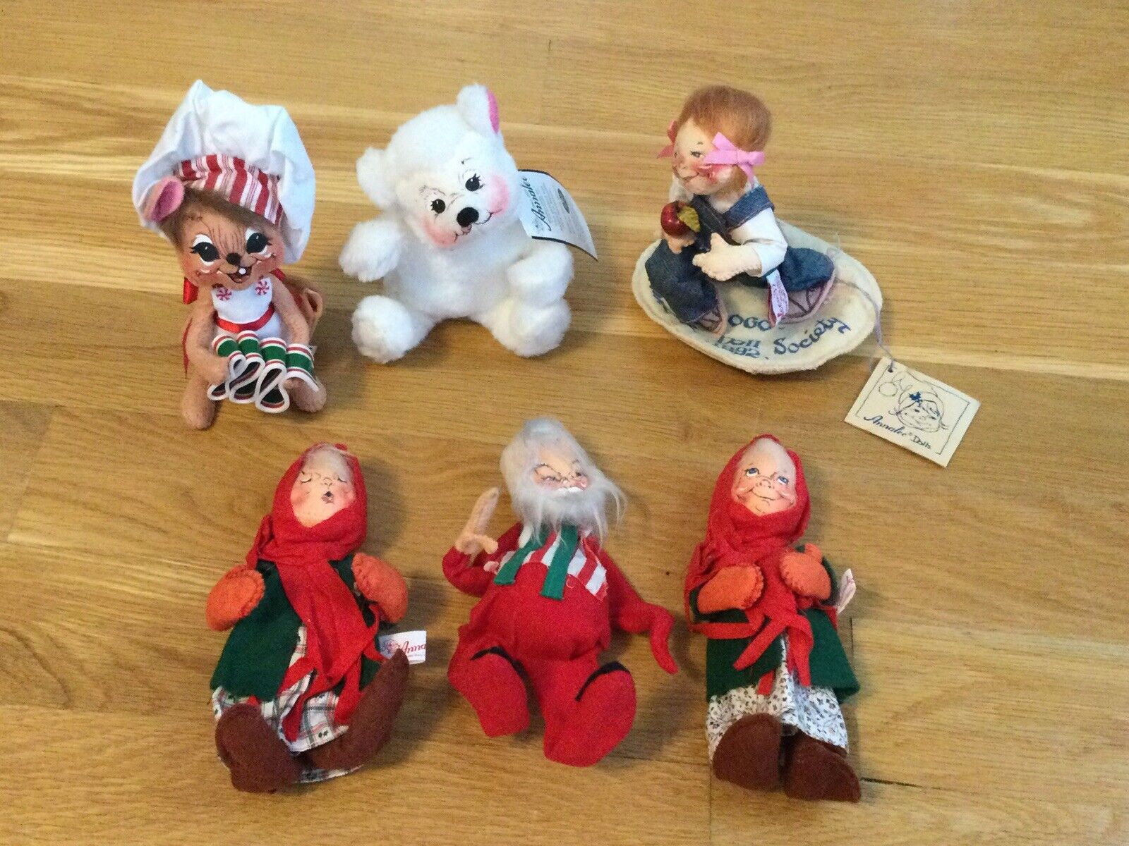 Vintage ANNALEE Holiday Figures Bear Doll Figurine Christmas Caroling Dolls Lot