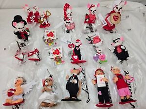 Annalee mixed 19 lot Valentine Day theme Dolls Hearts mouse 3-8” Open Box w tags