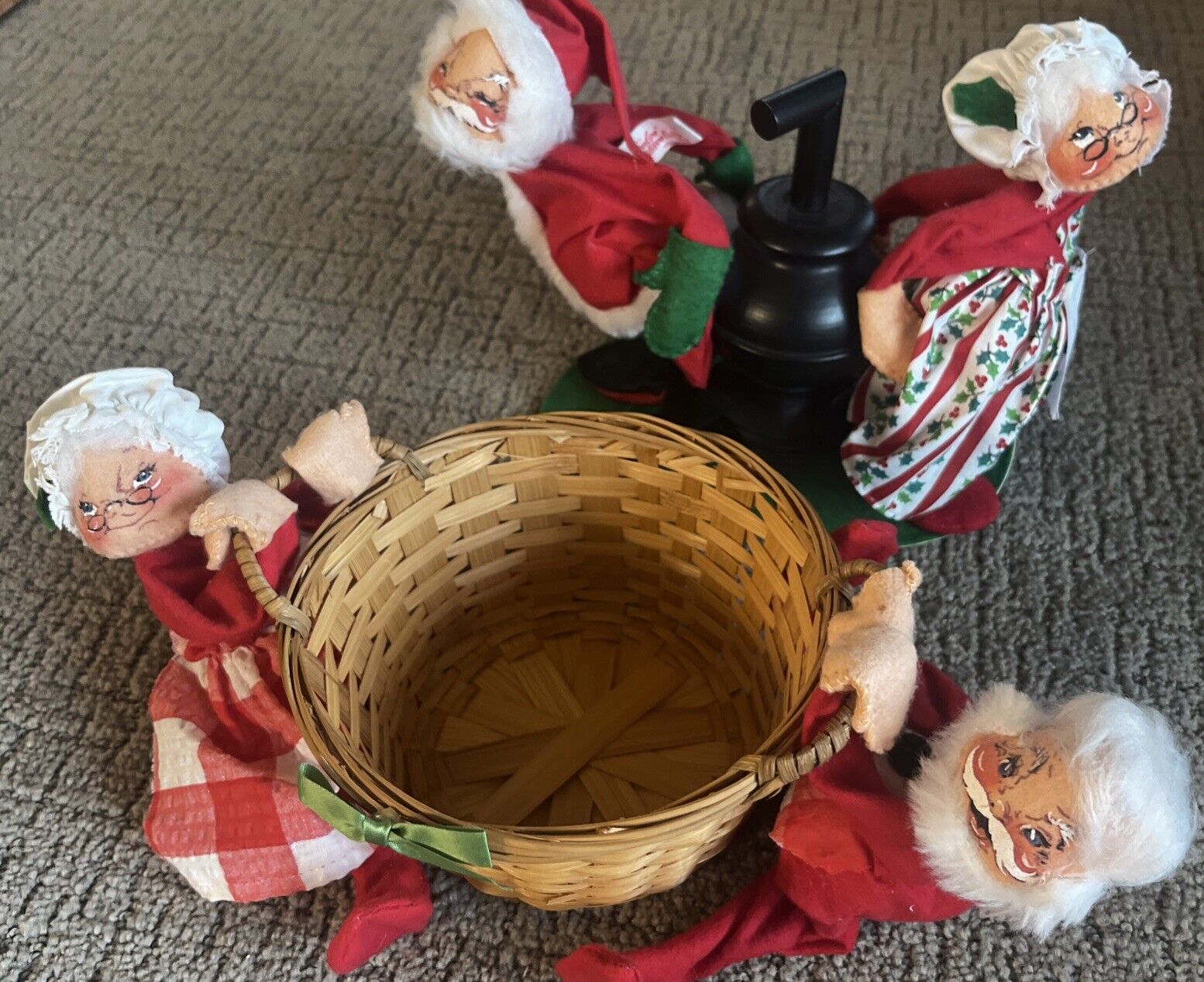 VTG Annalee Dolls Christmas Mr. and Mrs. Santa Holiday Basket Warm Stove Lot