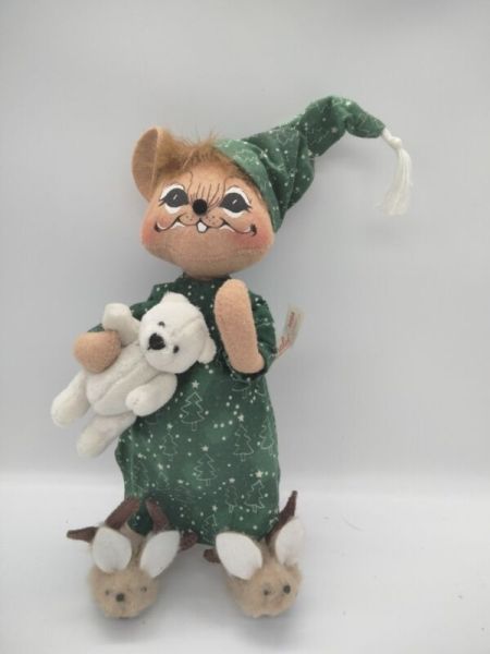 Annalee 2004 Christmas PJs & Rabbit Slippers 10” Mouse Holding Bear 777104