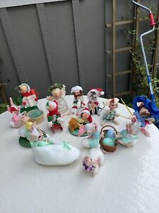 Lot of Vintage Holiday Anna Lee Dolls