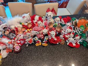 Approx 40 Annalee Dolls Massive Valentine & St. Patrick's Day Collection
