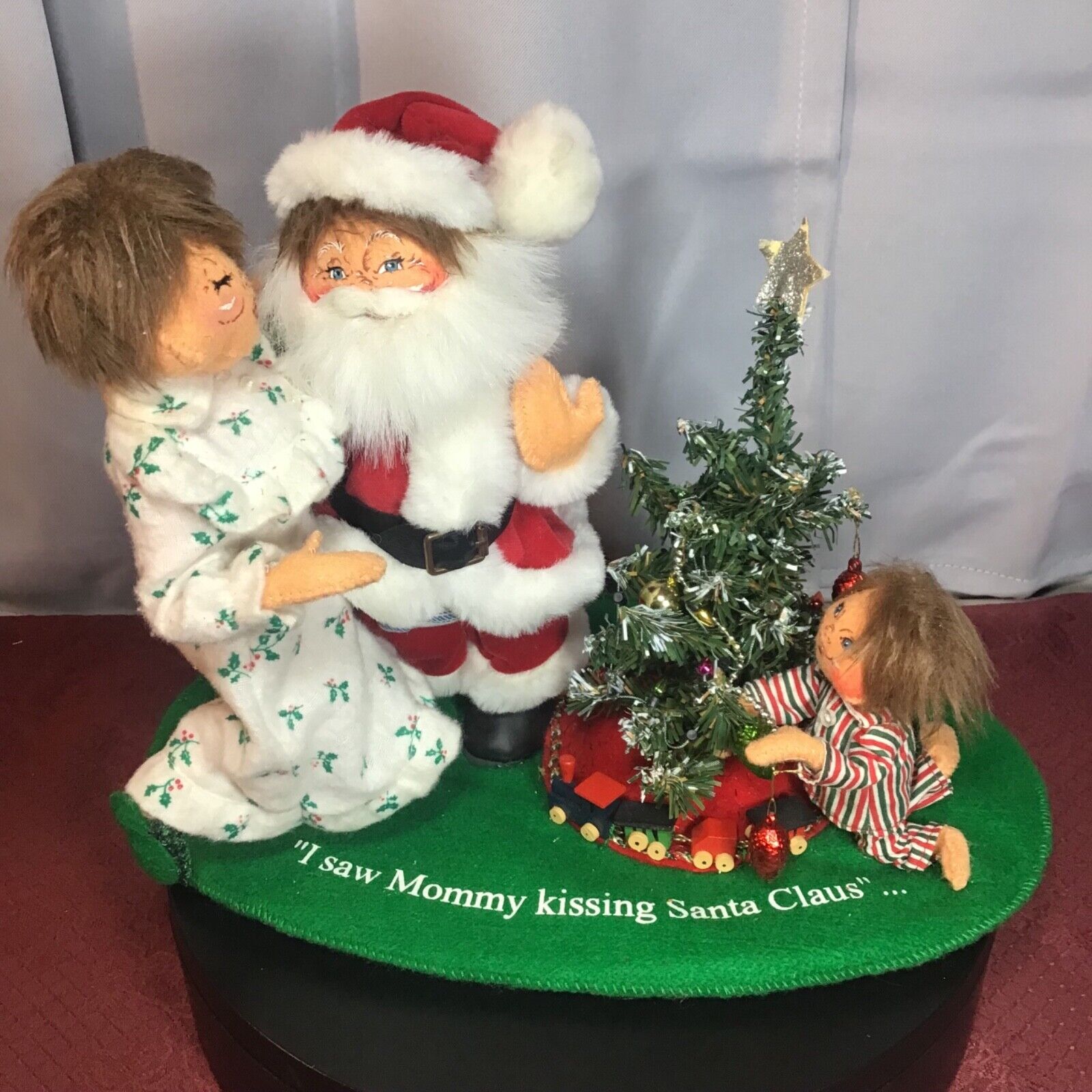 Annalee Dolls 9” I Saw Mommy Kissing Santa Claus Vignette 2008 Store Exclusive