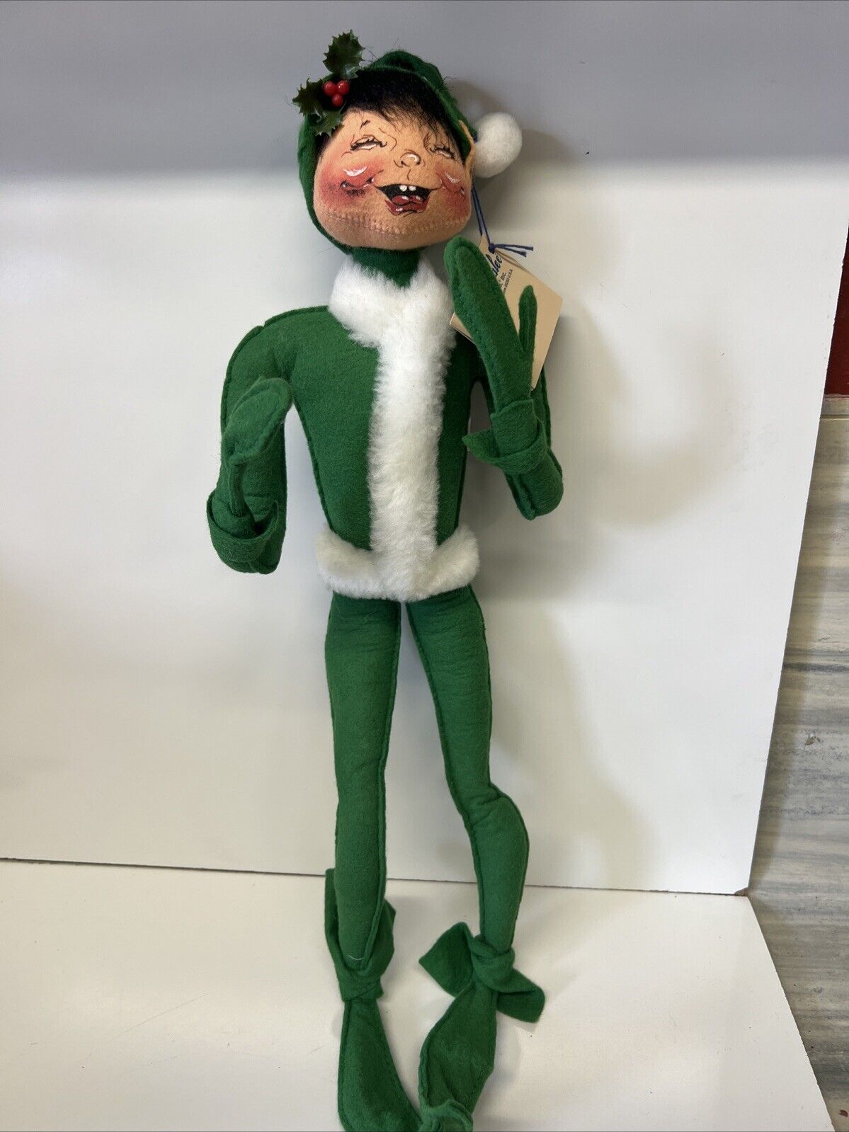 Annalee Green  Elf 10" Sitting 18” Standing Laughing Closed Eyes Poseable