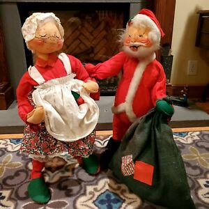 Vintage Christmas Annalee Mobility Dolls -  Mr & Mrs Santa Claus - 29” Tall