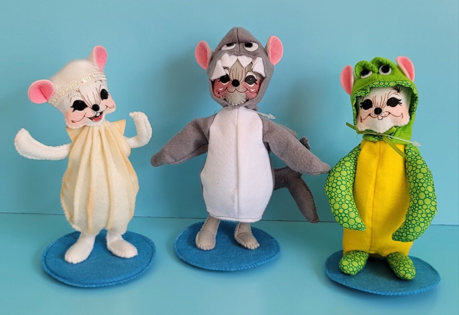 Annalee Dolls Lot Of 3- Wannabe Sea Shell Mouse, Shark Mouse, Sea Turtle Mouse