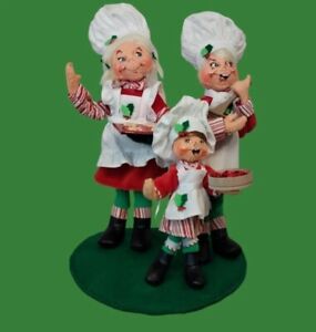 Annalee Mobilitee Christmas Family Baking Together Poseable Plush Baker Dolls