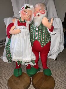 Vtg Annalee Dolls 1983 Santa & Mrs Claus Hugging 30” Christmas Stand  Lot 2 READ