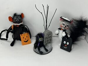 3 pc lot 2005 Annalee Doll Halloween Trick Or Treat Bat Mouse Mask 6.5" + grave