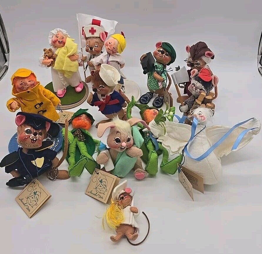 Lot Of 14 Assorted 90s Annalee Dolls Nurse Christmas Dove Leprechaun Cameraman