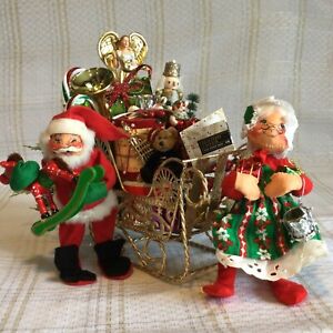Annalee Mr & Mrs Claus, used, 1963,  7" tall, sleigh filled with toys.(2724)