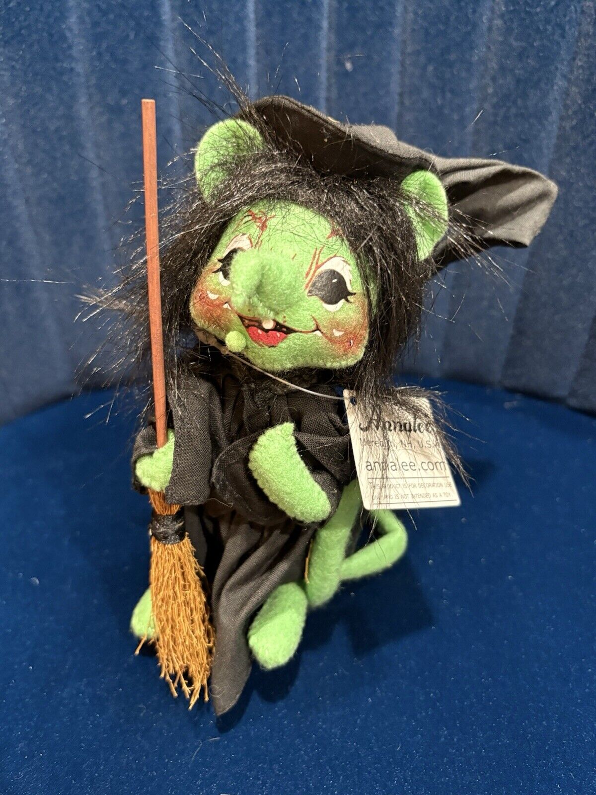 Annalee Dolls Wizard of Oz The Wicked Witch 6" Posable Mouse with Broom 2009