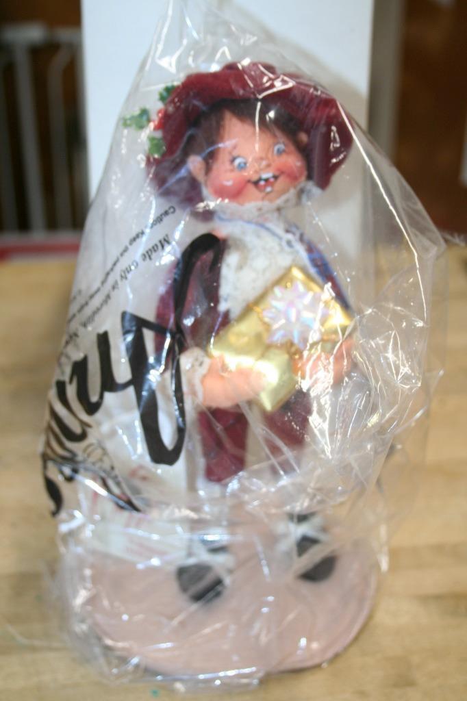 1997 Annalee Lord & Taylor Exclusive Christmas 10" Boy Shopper Doll #9934 NEW