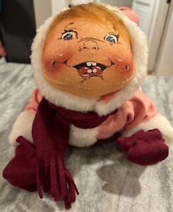 Annalee Mobilitee Doll 5706 Christmas Young Girl Child on Sleigh (no Sled) 1990