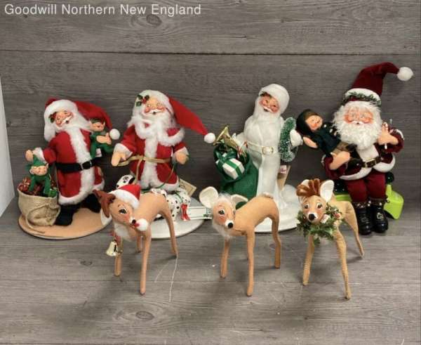 Lot of 7 Annalee Mobilitee Dolls Santas Reindeer Christmas