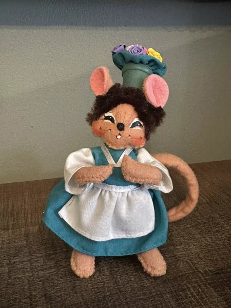 Annalee Wizard of Oz Flowerpot Munchkin Mouse Doll 2011
