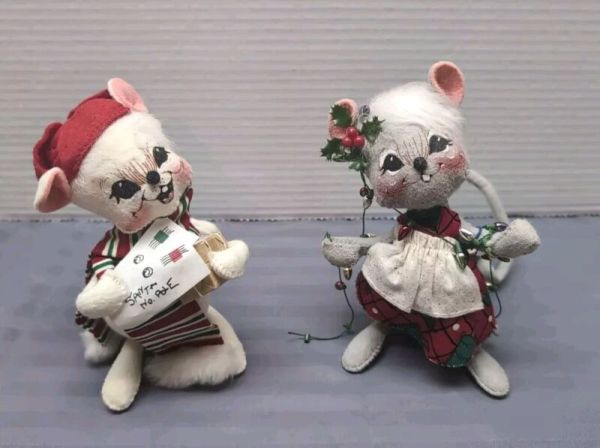 Annalee Holiday Lights Mouse 1999 Mailman Mouse 2002 White Gray Christmas