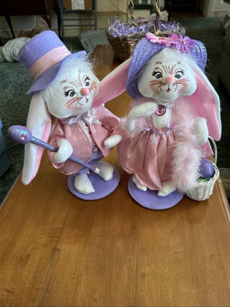 2008 Annalee Collectible Easter Parade Boy and girl bunny pair mint condition