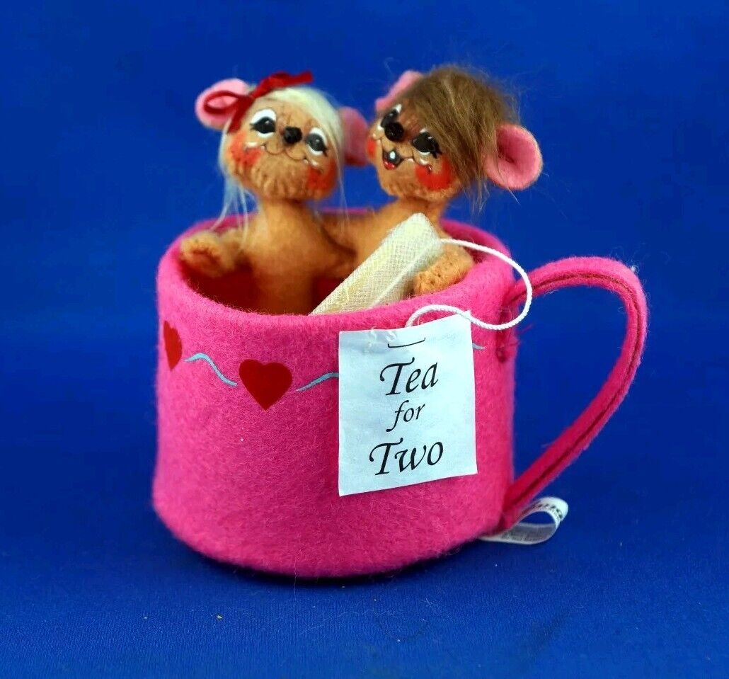 2014 Annalee Figure Tea for Two 2 mice in a teacup