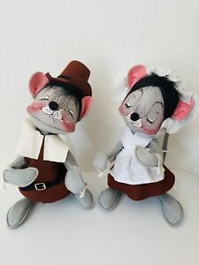 Vintage Annalee Mobilitee Thanksgiving Pilgrim Mice Dolls Couple 13" 1981 USA