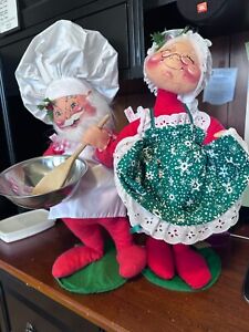 '88-89 Annalee Mobilitee Baking Christmas Goodies ~ 18" Chef Santa & Mrs. Claus