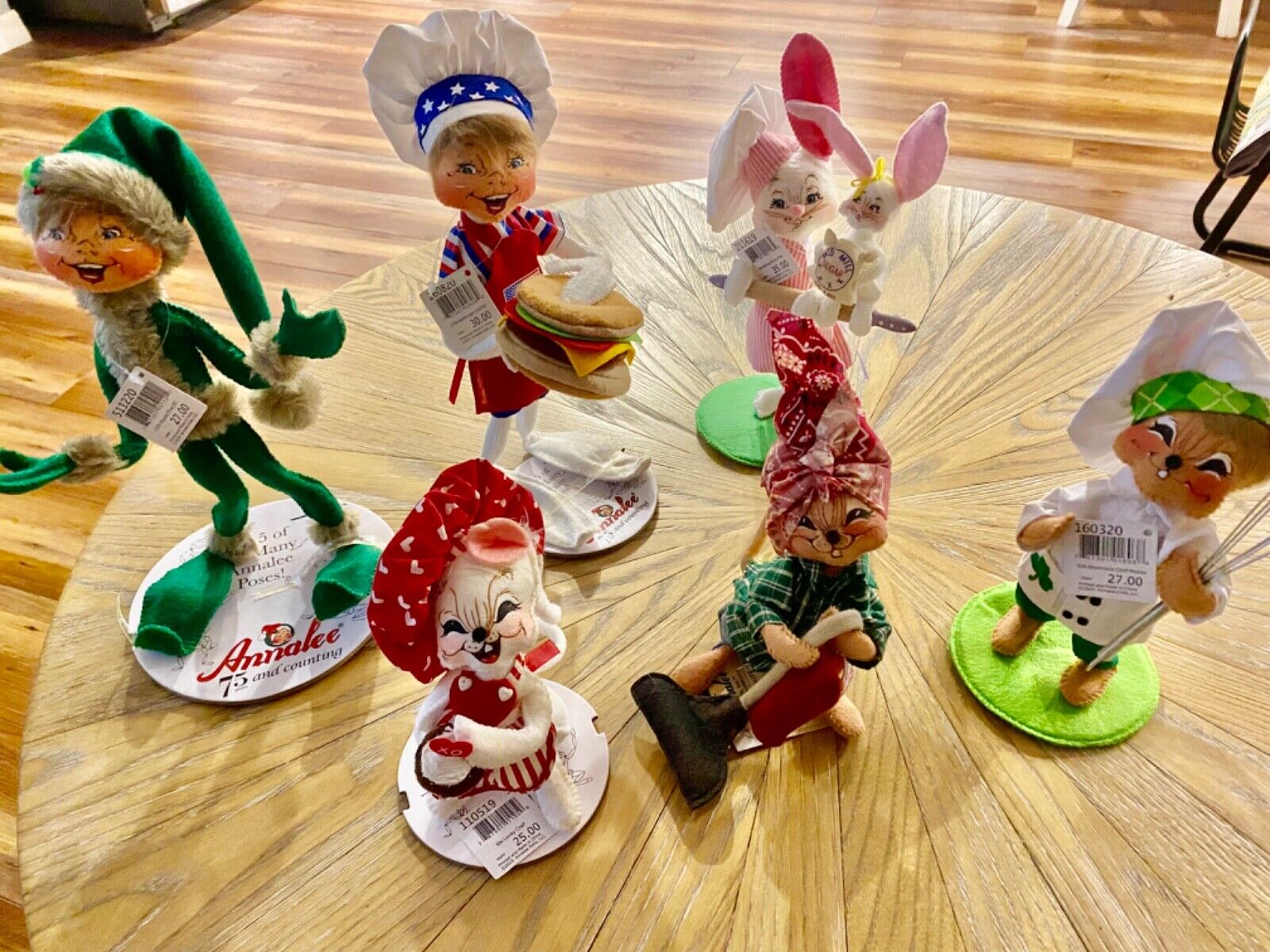 Lot of 6 Annalee Dolls 5 with tags All in like Mint Condition