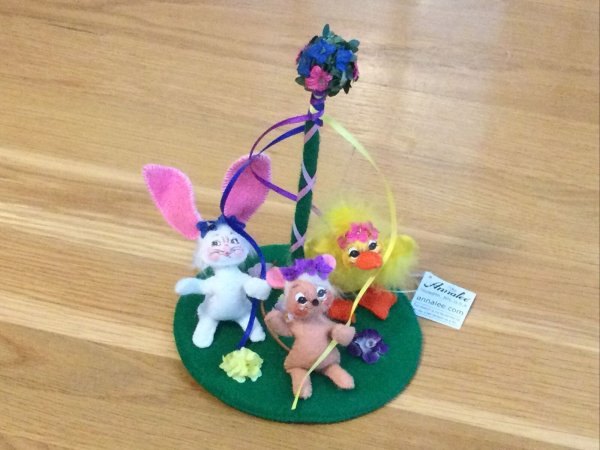 Rare ANNALEE Dolls Spring Easter "Maypole Frolic" Bunny Yellow Duck Mouse 2013