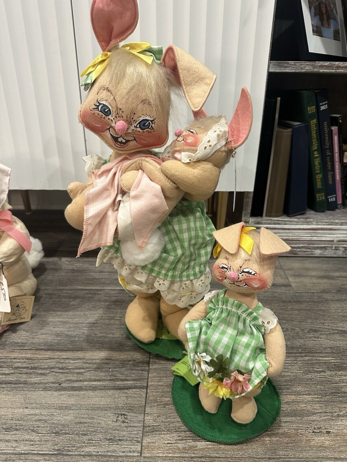 Annalee 18in Mother Bunny Holding Baby And 10in Bunny Child Set