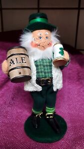 ANNALEE DOLLS 2005 10" ST. PATRICK'S DAY "GOOD FOR WHAT ALE'S YOU" LEPRECHAUN