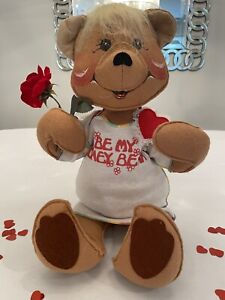 Annalee Vintage Valentine’s  Day Doll “Be My Honey Bear”.  SITTING! Rare!