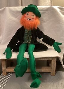 Annalee 2005 St Patricks Day Large Leprechaun Elf Doll Figure Open Smile 17”