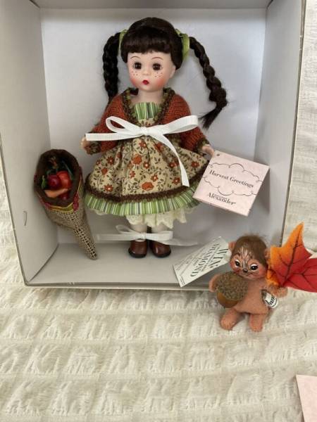Madame Alexander - Harvest Greetings 8” Doll #40600 W/Annalee Chipmunk
