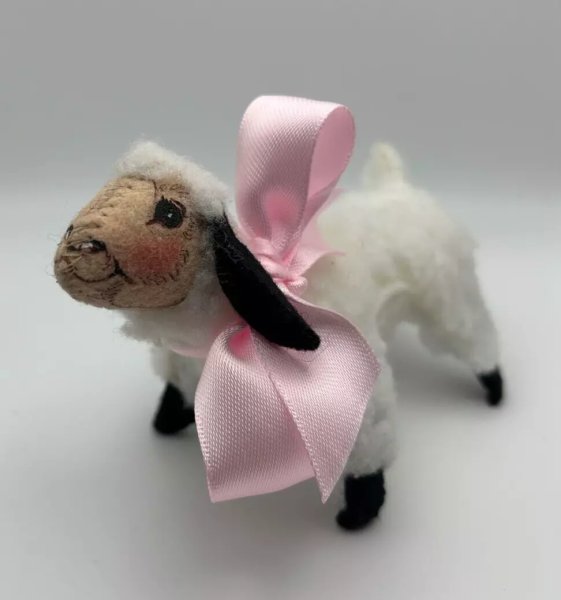 Vintage 1997 ANNALEE Easter/Spring/Sheep With Bow