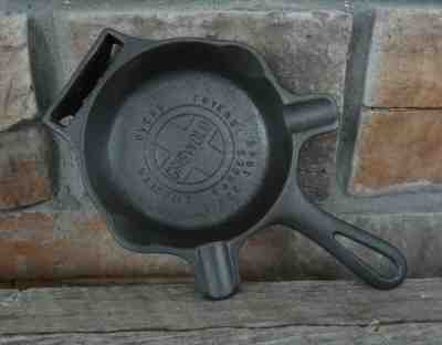Griswold Cast Iron 00 Ashtray Skillet with match pack holder #570A