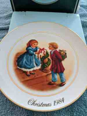 LOT 1980-1989 Avon Christmas Collector Plates with original boxes