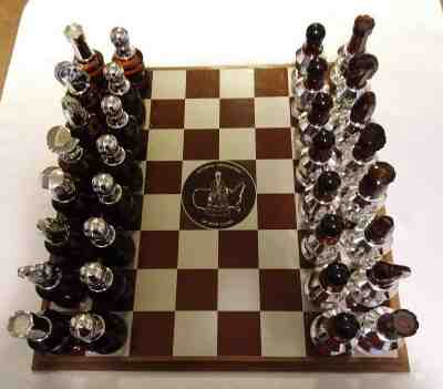 Vintage Complete 1976 Avon Men's Cologne Chess Set Board & 32 Pieces (most full)