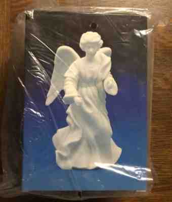 AVON Nativity The Standing Angel Porcelain FIGURINE 1987 NEW