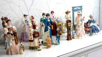 Lot of 18 Avon President ??s Club Mrs. Albee Award Figurines ** 11 large & 7 small