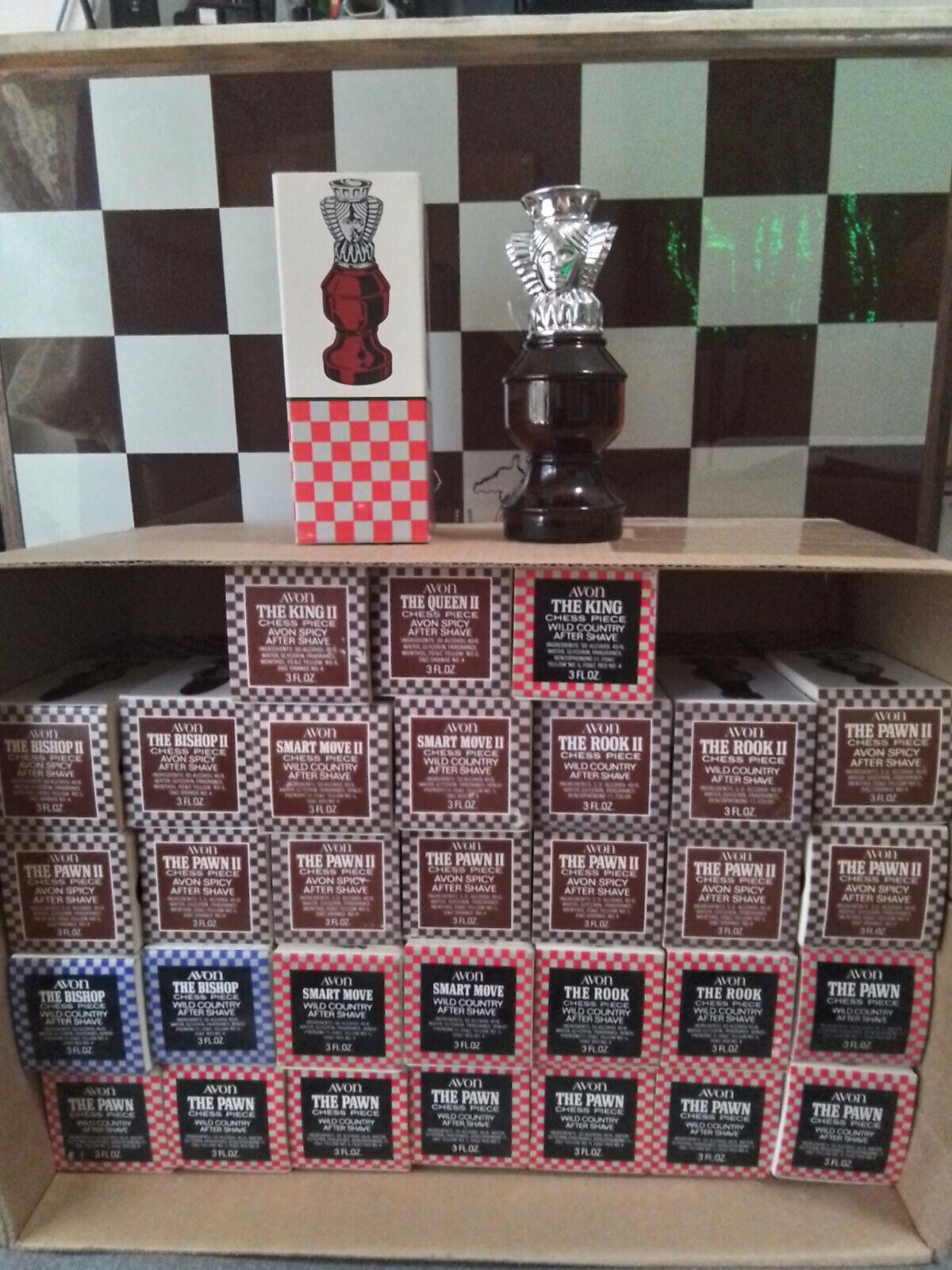 Vintage Avon Chess Board With Cologne Chess Set (32) Piece Full Bottles & Boxes