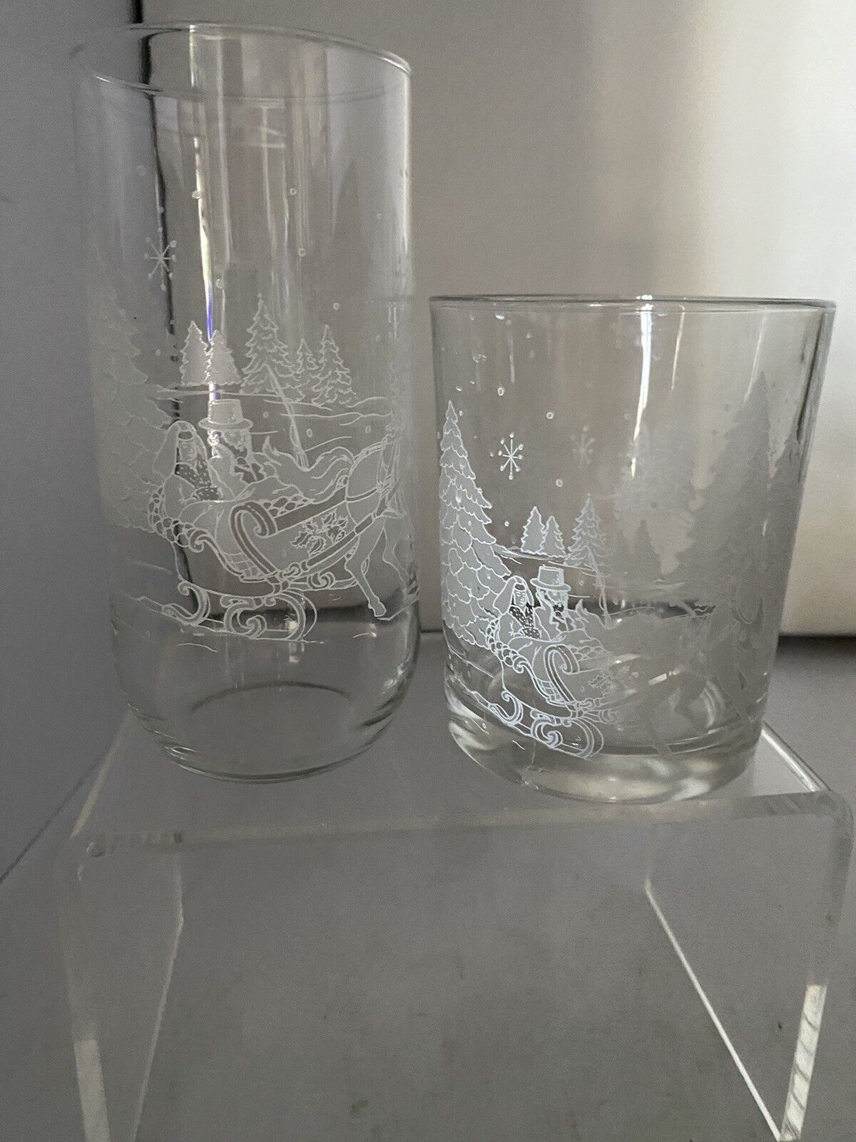Wintry Snow Scene Etched Tumblers White Trees Man & Lady On A Sleigh Set Of 8